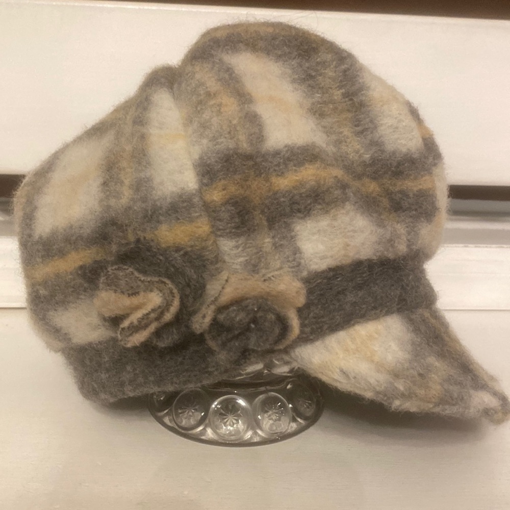 Italian Wool Women’s Plaid Cap